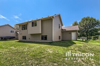 7472 Large Ave NE in Albertville, MN - Building Photo - Building Photo
