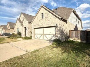 6610 Lake Oasis Dr in Katy, TX - Building Photo - Building Photo