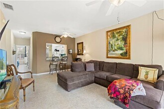 14960 Vista View Way, Unit 403 in Ft. Myers, FL - Foto de edificio - Building Photo