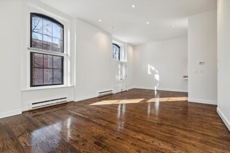 68 Baldwin St, Unit 13 in Boston, MA - Building Photo - Building Photo