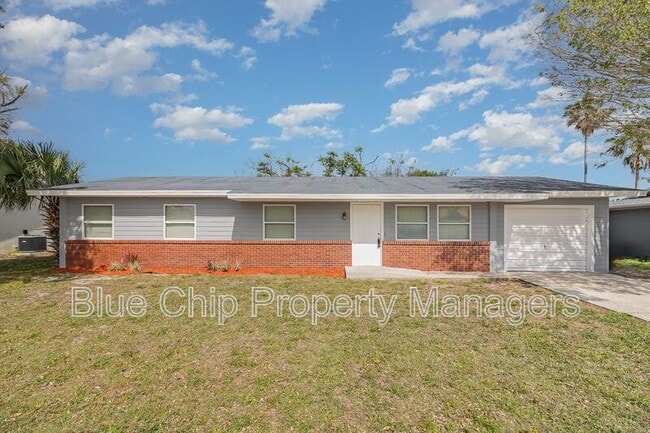 921 Burn Dr NE in Palm Bay, FL - Building Photo - Building Photo