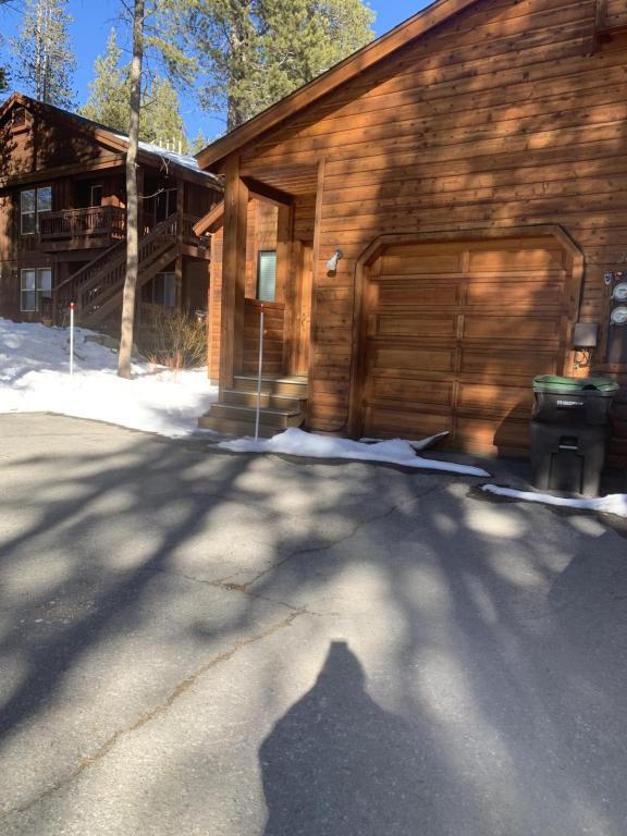 13001 Northwoods Blvd in Truckee, CA - Building Photo - Building Photo