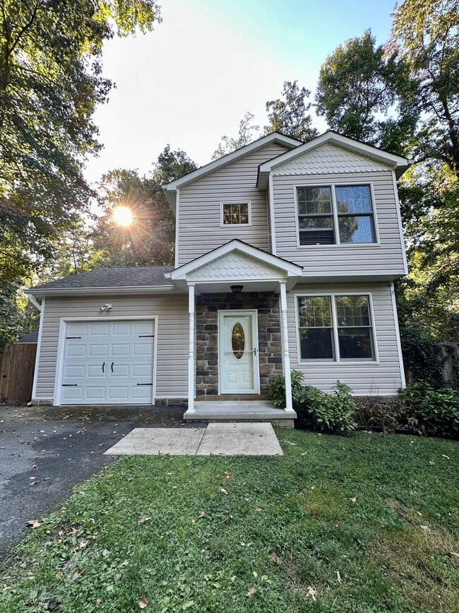 property at 854 Redwood Trail