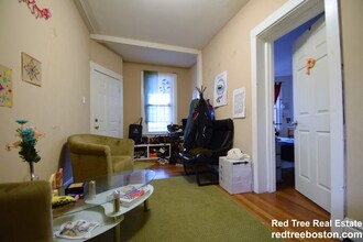 1518 Commonwealth Ave, Unit 2 in Boston, MA - Building Photo - Building Photo