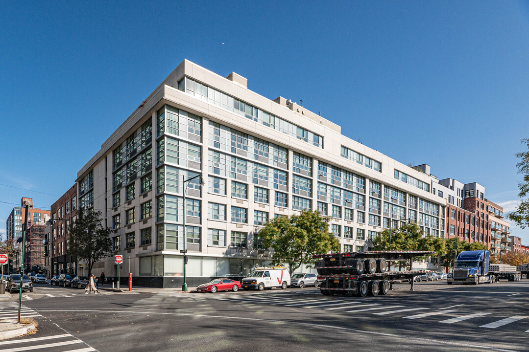 5th Street Lofts in Long Island City, NY - Building Photo