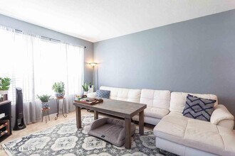 13700 Richmond Park Dr N in Jacksonville, FL - Foto de edificio - Building Photo