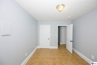 611 Flushing Meadows Dr in Rineyville, KY - Building Photo - Building Photo