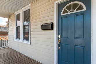 7716 Lovella Ave in Richmond Heights, MO - Building Photo - Building Photo