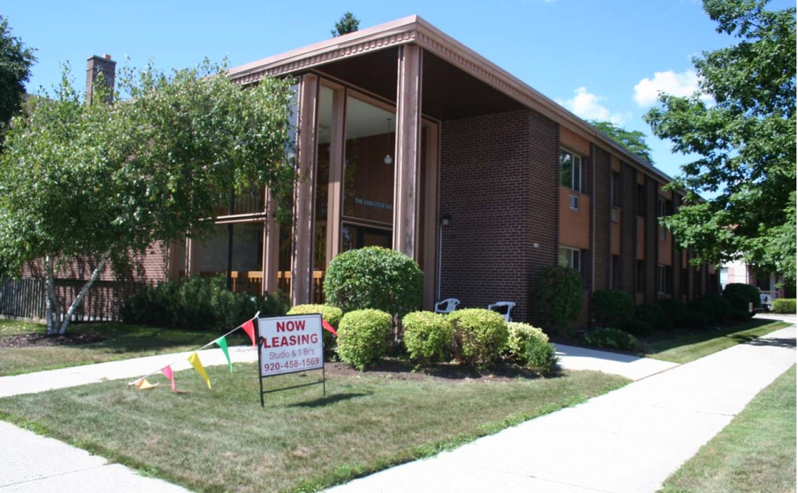 Executive House in Sheboygan, WI - Foto de edificio