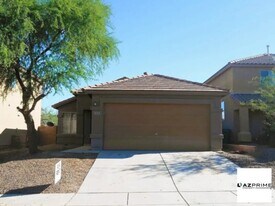 675 W Firehawk Dr in Green Valley, AZ - Building Photo