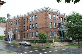296 Bates in St. Paul, MN - Building Photo - Building Photo