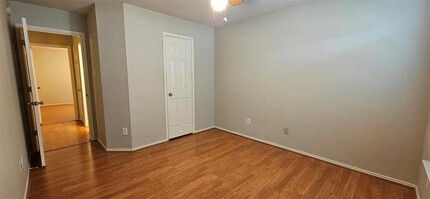 7402 Spring Creek Cir in Baytown, TX - Building Photo - Building Photo