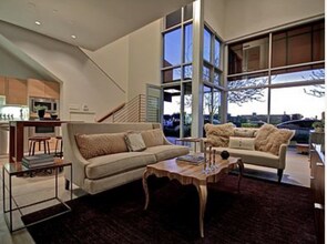4747 N Scottsdale Rd, Unit 1005 in Scottsdale, AZ - Building Photo - Building Photo