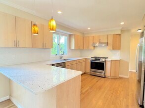 298 Adams St in Newton, MA - Building Photo - Building Photo