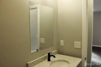 519 Roosevelt Ave in Carteret, NJ - Building Photo - Building Photo