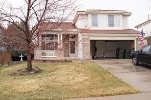 9142 Anasazi Indian Trail in Highlands Ranch, CO - Building Photo