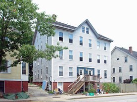 25 1st St in Dover, NH - Building Photo