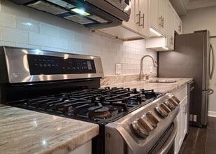 5619 1st Pl NW, Unit 4 in Washington, DC - Building Photo - Building Photo