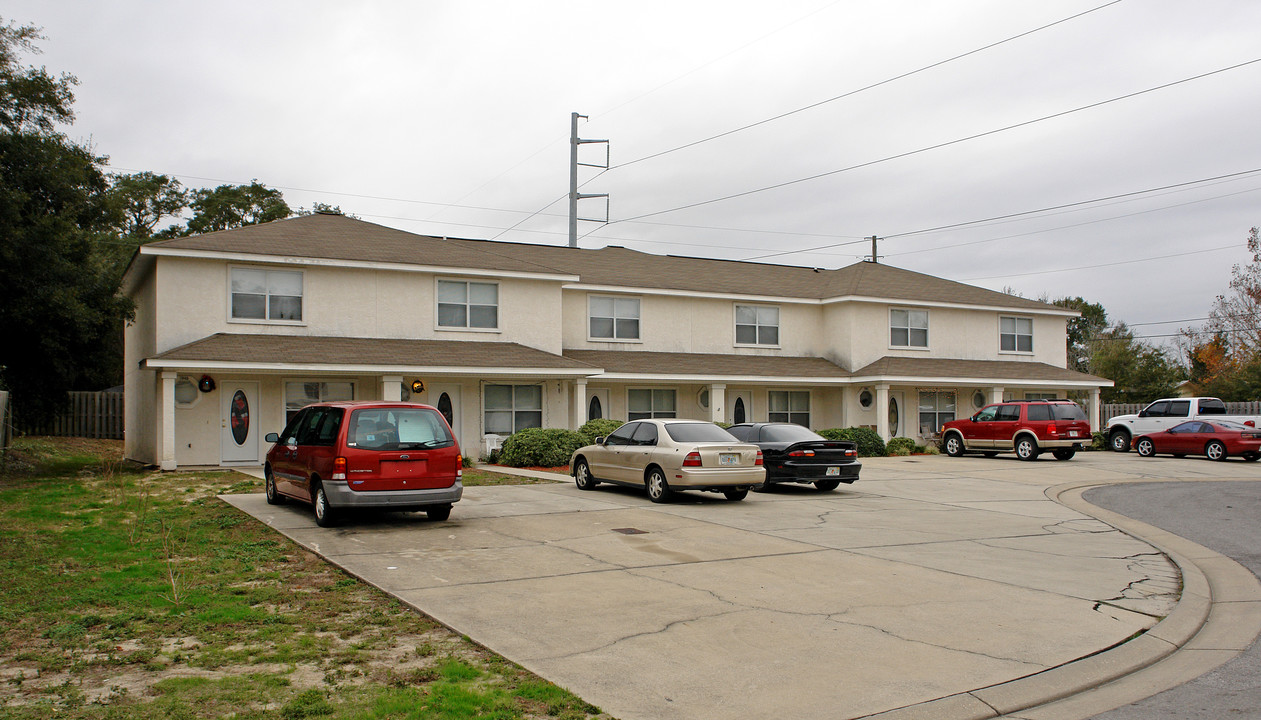 1945-1955 Karly Ct in Panama City, FL - Building Photo