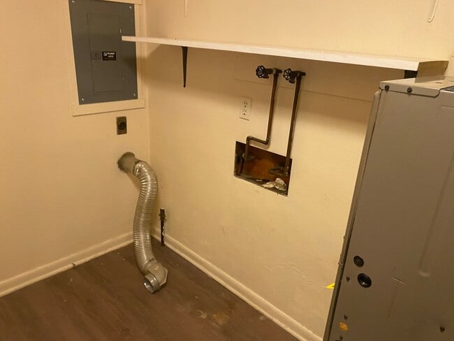 2516 W Newman Pkwy in Peoria, IL - Building Photo - Building Photo