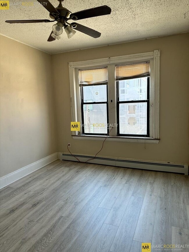 5 Linden St, Unit 2 in Boston, MA - Foto de edificio - Building Photo