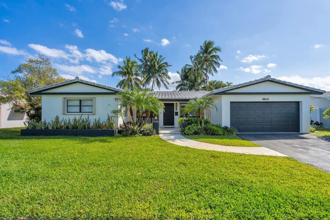 4408 Monroe St in Hollywood, FL - Building Photo