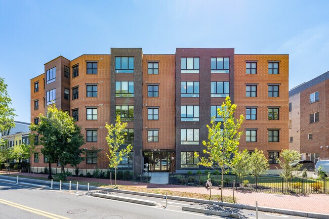 The Lotus in Washington, DC - Foto de edificio - Building Photo