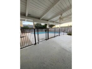 5655 N Poplar Ave in Fresno, CA - Building Photo - Building Photo