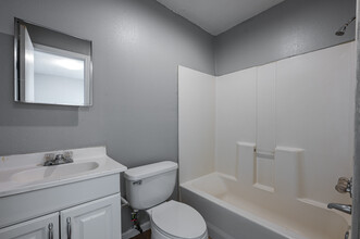 Pelican Gardens in Bossier City, LA - Building Photo - Interior Photo