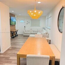2221 N 61st Ave in Hollywood, FL - Building Photo - Building Photo