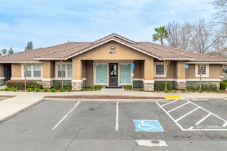 The Rivers Senior in West Sacramento, CA - Foto de edificio - Building Photo