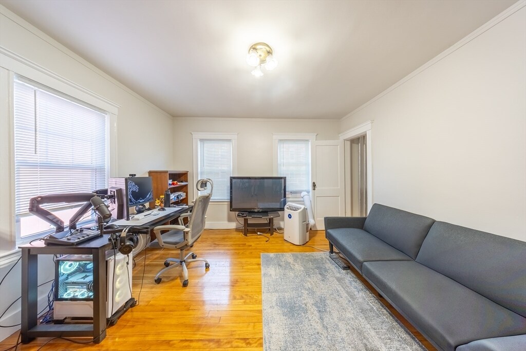 99 Glenville Ave in Boston, MA - Building Photo