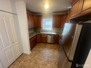 16 E Kupsch St in Sayreville, NJ - Building Photo - Building Photo