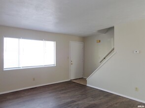 4733 W Merol Ct in Peoria, IL - Building Photo - Building Photo