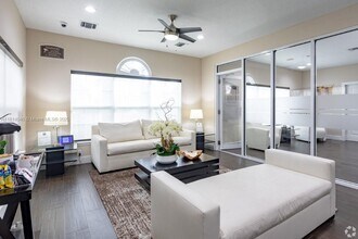 7575 Hampton Blvd in North Lauderdale, FL - Foto de edificio - Building Photo