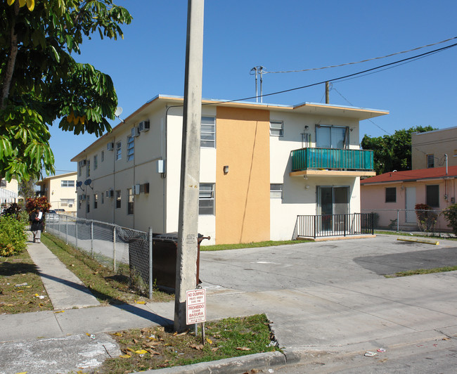 1637 SW 2nd St in Miami, FL - Building Photo - Building Photo