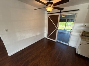 90 S Davis St in Beverly Hills, FL - Foto de edificio - Building Photo