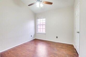 915 Simi Dr in Arlington, TX - Building Photo - Building Photo