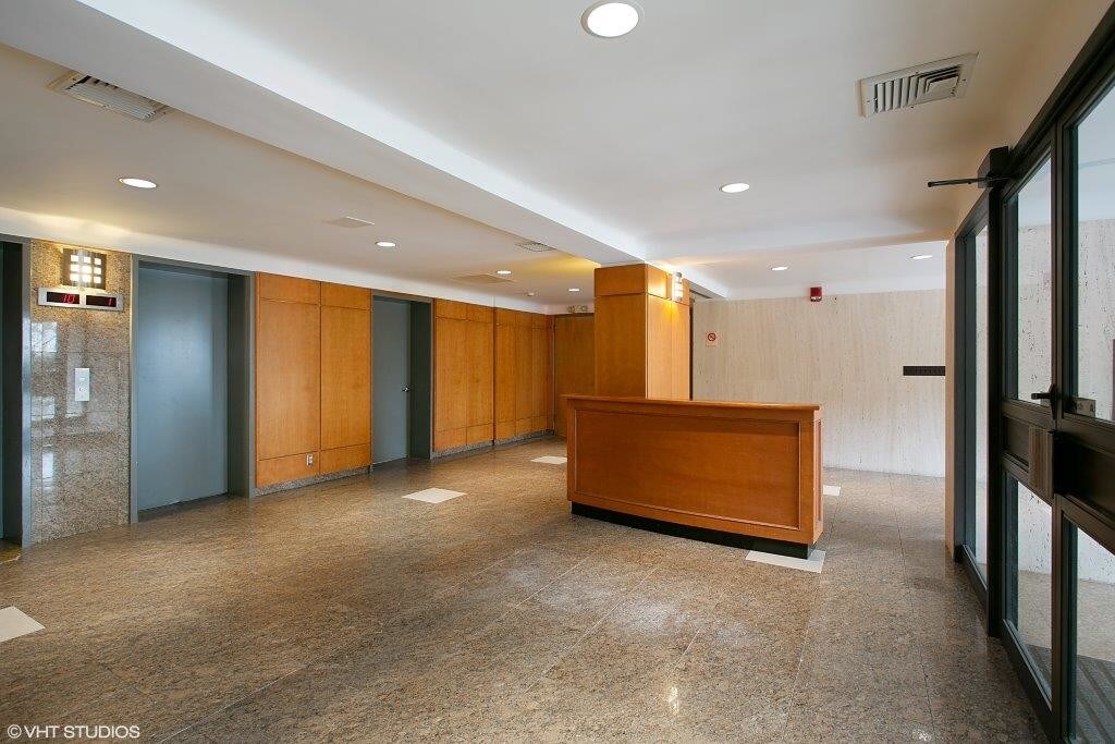 26 Strawberry Hill Ave in Stamford, CT - Building Photo