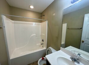 2273 Carolina St in Baton Rouge, LA - Building Photo - Building Photo