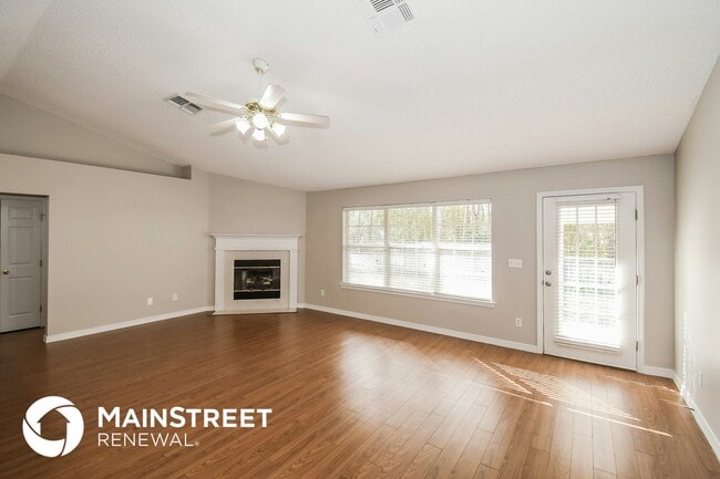 10450 McGirts Creek Dr in Jacksonville, FL - Building Photo - Building Photo