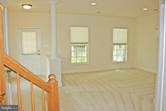12609 Horseshoe Bend Cir in Clarksburg, MD - Building Photo - Building Photo