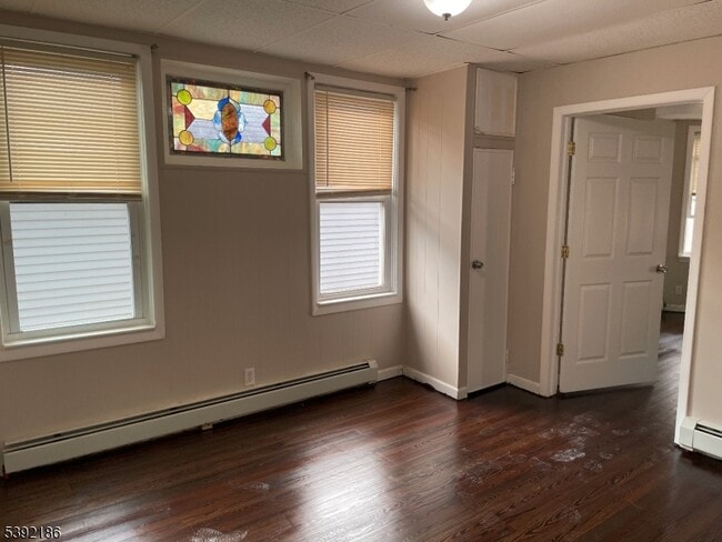 384 E 9th Ave in Roselle, NJ - Building Photo - Building Photo