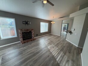 725 Rocky Creek Terrace in Brentwood, CA - Building Photo - Building Photo