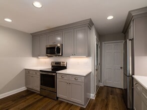 303 Midway Rd in Marietta, GA - Building Photo - Building Photo