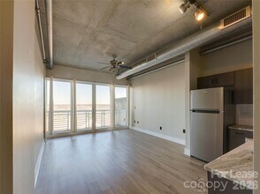 505 E 6th St in Charlotte, NC - Foto de edificio - Building Photo