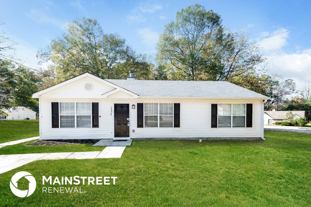 7975 Trinity Park Dr in Riverdale, GA - Building Photo