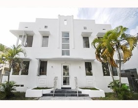 Blue Place in Miami Beach, FL - Building Photo - Building Photo