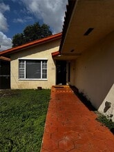2194 SW 57th Ct in Miami, FL - Building Photo - Building Photo