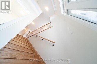 42 George Bales Ln in Richmond Hill, ON - Building Photo - Building Photo